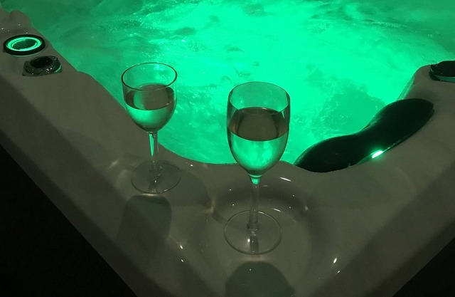 Spa Retreat on Oxley,breakfast,pool,wifi, fire pit