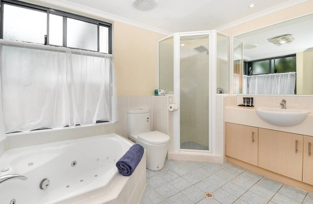 Dolphin Lodge Apartamento independiente de 1 dormitorio con bañera de hidromasaje