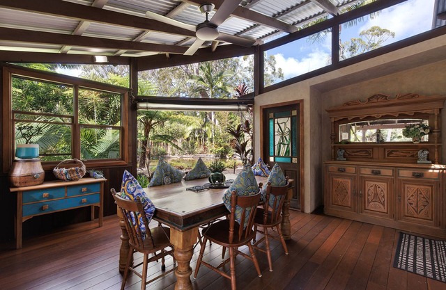 Spa with tropical garden view, cozy fireplace - Beach 10km - Eumundi Markets 6km