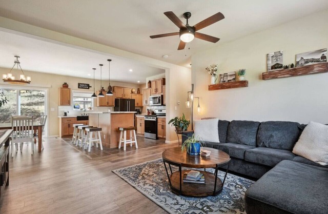 Spaciaous Family Home near Fossil Beds
