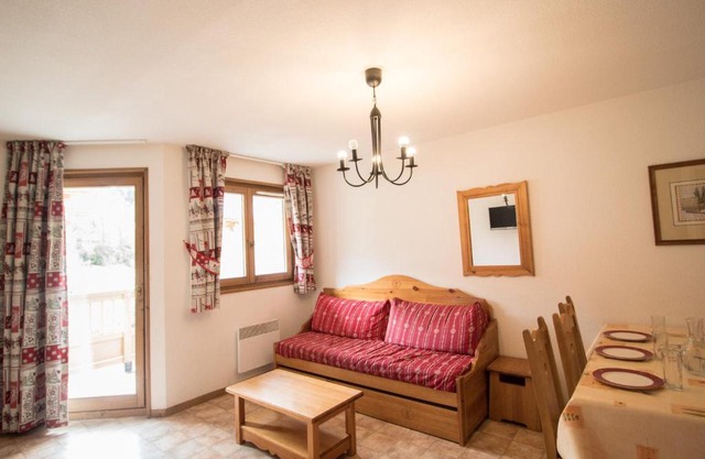 Spacieux appartement 6 pers au pied des pistes avec balcon et parking – Val-Cenis - FR-1-508-8