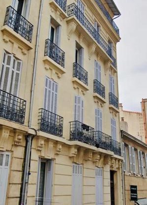 Spacieux appartement T4 avec cours privée