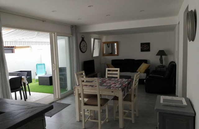 Spacieux Chalet et Grande Terrasse, Plage des Chalets, Gruissan Plage