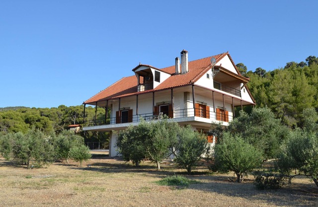 Spacious Villa in nature with a swimming pool !