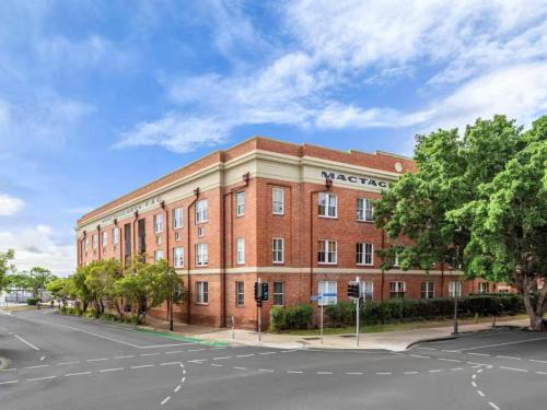 Spacious 1 Bedroom Apartment in Teneriffe Brisbane