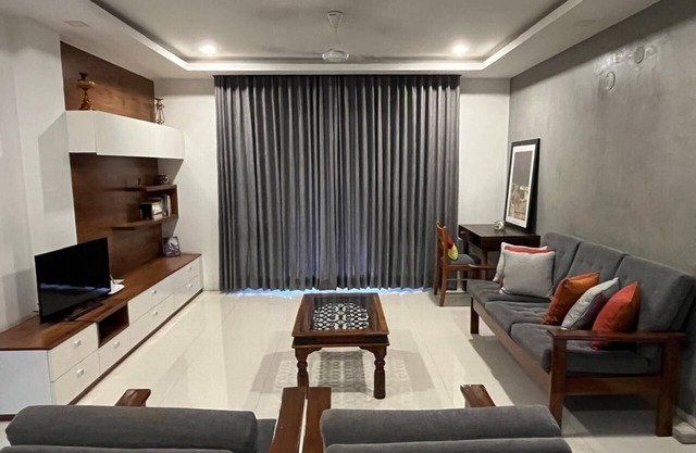 Spacious-1400sft 2BHK apartment in Malleswaram Bengaluru with AC, WiFi