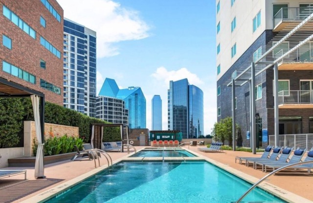 Spacious 1BR at Miro – Rooftop Pool & Entertainment Spaces