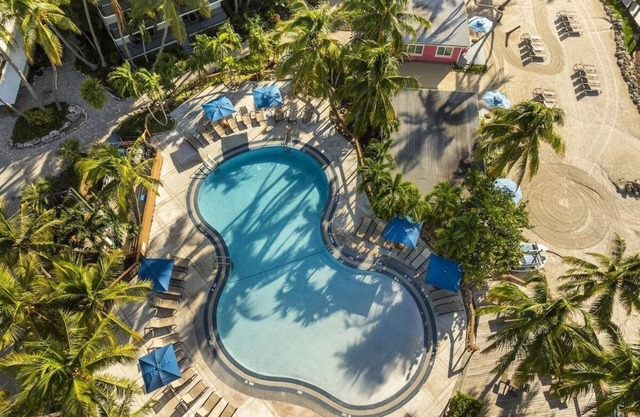 Steps Away from the Beach | Spacious 1BR Suite w/ Kitchenette