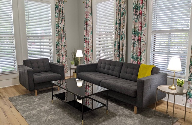 Amplia 1BR w / Oficina en Hyde Park