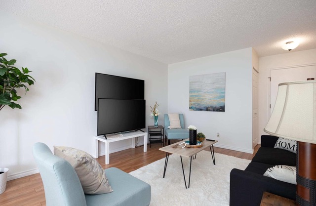 Spacious 1BR | w/ Parking & Wi-Fi | Near NLRHC