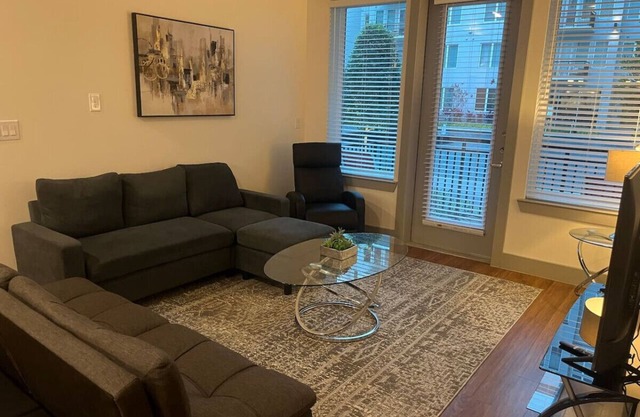 Spacious 2 bed/2bath in the Galleria