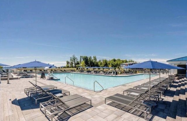 SPACIOUS 2 BEDROOM 2 BATHROOM CORNER UNIT AT FRIDAY HARBOUR RESORT