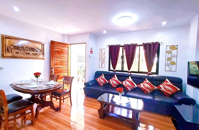 Spacious 2-Bedroom Apartment》WIFI》NETFLIX
