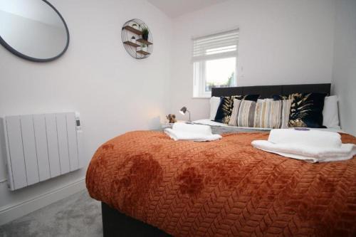 Spacious 2 Bedroom Apartment with Free parking
