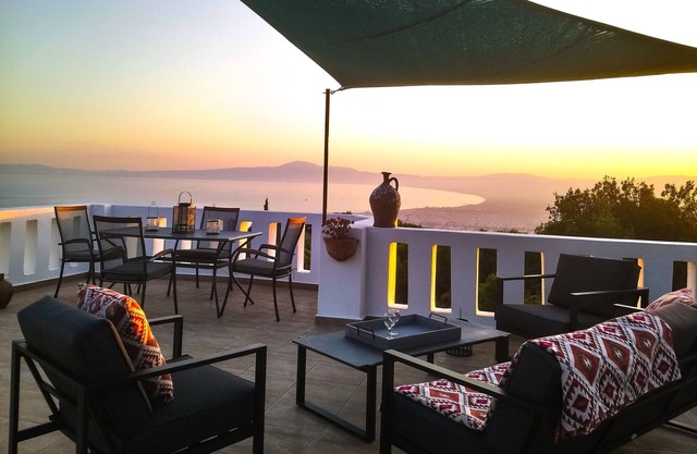 Amplia casa de vacaciones de 2 dormitorios con fabulosas vistas sobre Kalamata