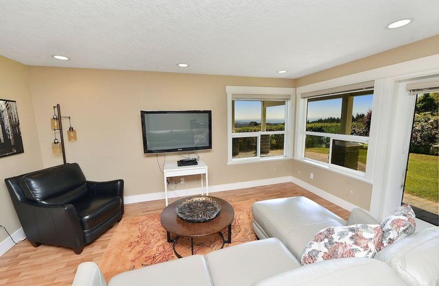 Spacious 2 Bedroom Suite On Bear Mountain