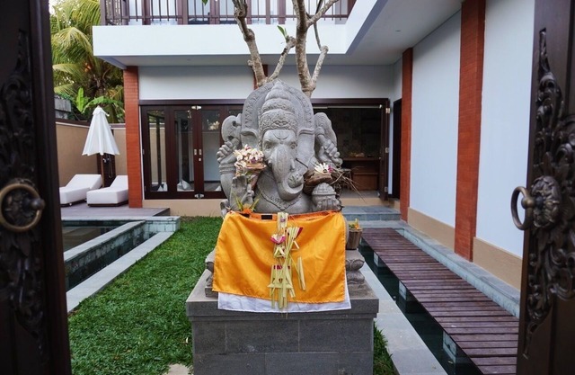 Spacious 2-bedroom villa in delightful Saba, Gianyar with WiFi, AC, Rooftop