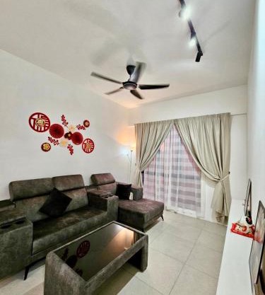 Spacious 2 BR near Boulevard KCH
