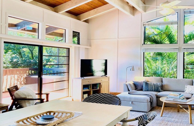 Spacious 2-Story, Views, Pool, Near Hanalei!