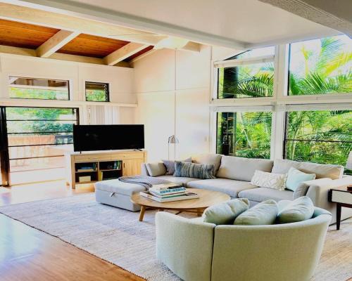 Spacious 2-Story, Views, Pool, Near Hanalei!