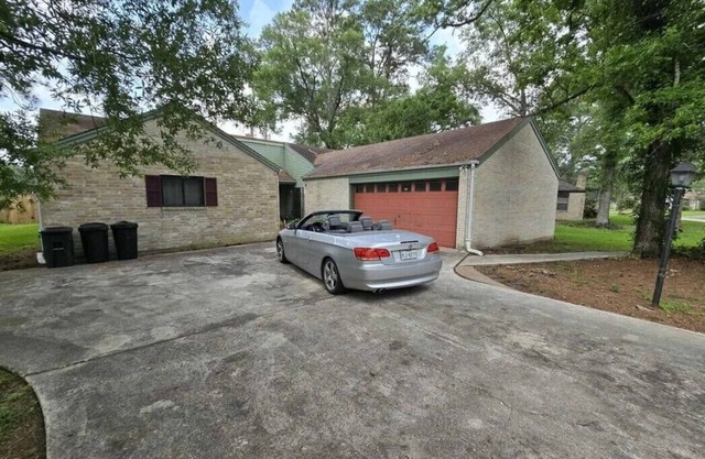 Spacious 2300SF, Recently Rehabbed, Large Living