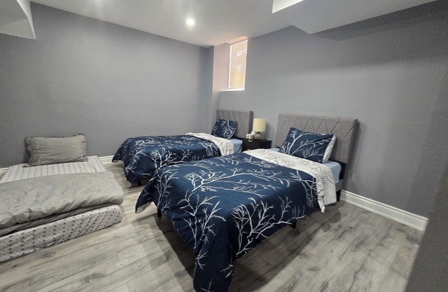 Spacious 2Bd family suite with full kitchen. Centrally located.