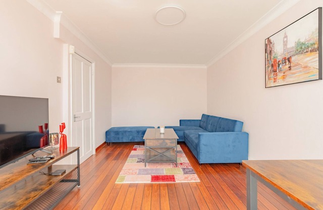 Spacious 2BD Home, 4 Min to Canonbury Station