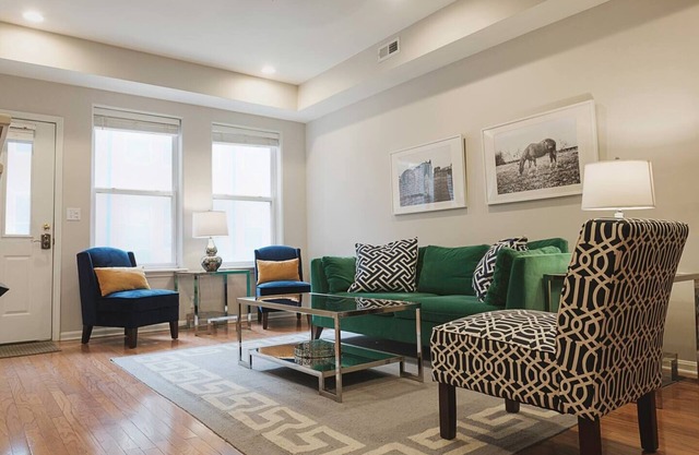 Spacious 2BR/2.5BA Highlands Townhouse ~ SLEEP 6