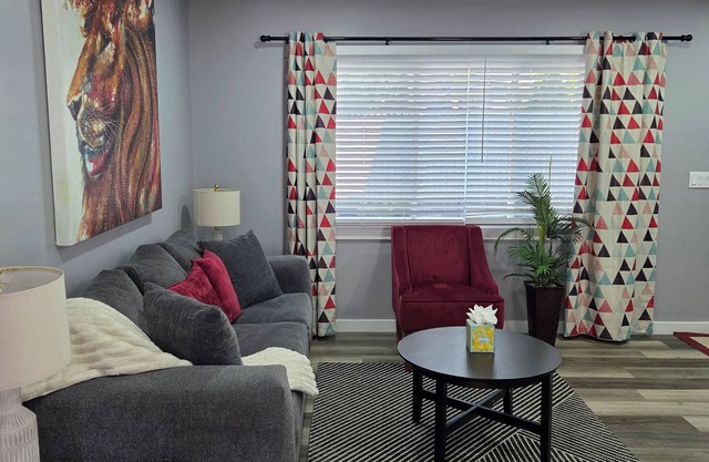 Coming Soon! Remodeled 2BR 2BA with AC, Wi-Fi, free parking minutes to Uptown