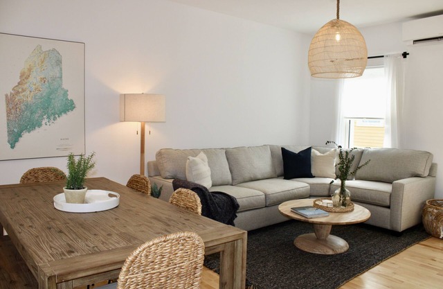 Spacious 2BR Apartment in Historic West End!