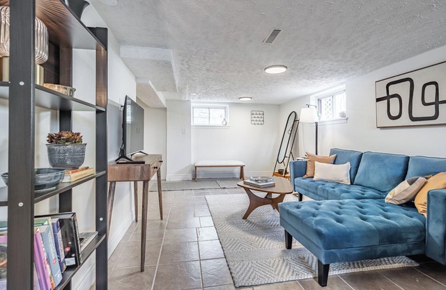 Spacious 2BR Bsmt Apt w/ Free Parking