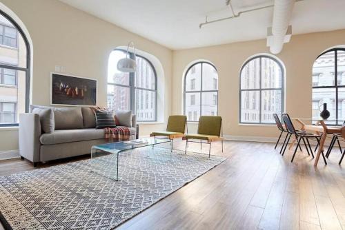 Spacious 2br FIDI District Centrally Located