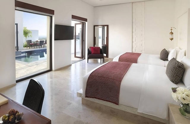Spacious 2BR Seafront Accommodation! Outdoor Swimming Pool and Spa Center!