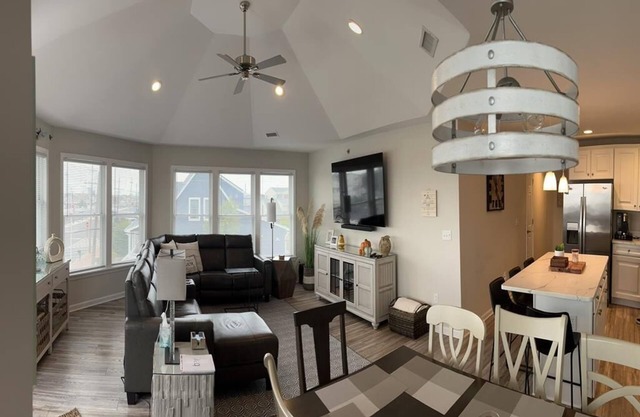 Spacious 2nd Floor Unit in Brant Beach 153263