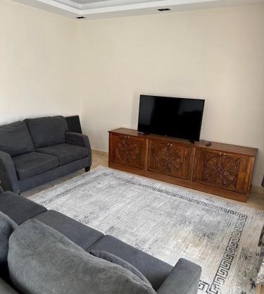 Spacious 3-Bd Hotel Apt in Sheikh Zayed