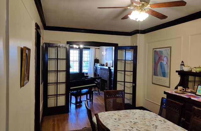 Spacious 3 bdrm 1.5 bath; Renovated Woodlawn; Incredible Access; UChicago; OPC