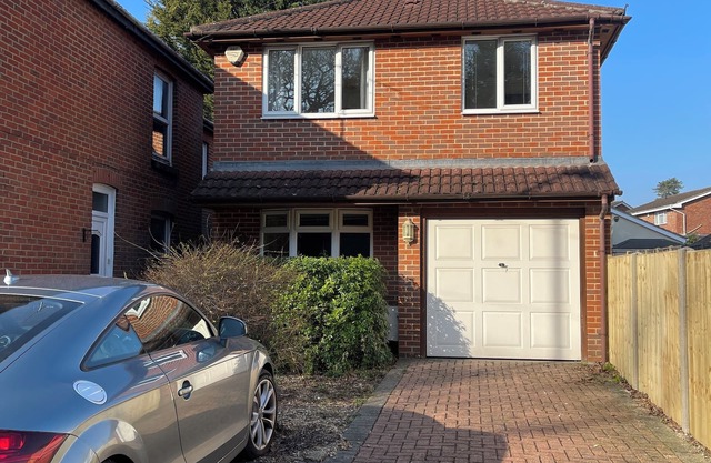 Detached Bassett House. Close to Southampton Hospital and City Centre.