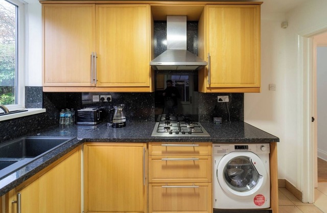 Spacious 3-Bed Home with Garden