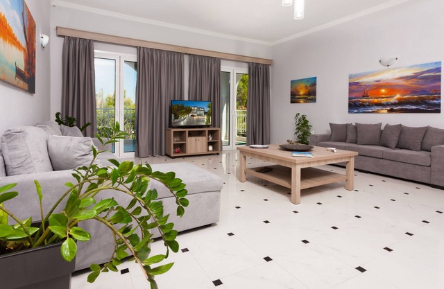 Spacious 3 Bedroom Apartment