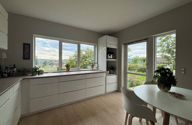 Spacious 3-bedroom apartment in enjoyable Telemark, Skien with WiFi, AC.