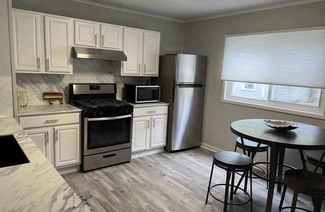 Spacious 3 bedroom Apartment, Located in the Heart of Elmwood Village