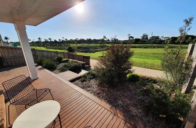 Spacious 3-bedroom home close to town and beach