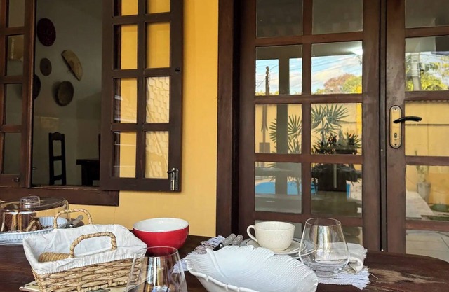 Spacious 3-bedroom house in Pirenópolis with pool, A/C, WiFi. Sleeps 8
