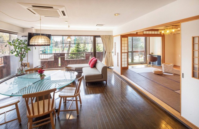 Spacious 3-bedroom family-friendly parkside apartment w/WiFi in charming Sapporo