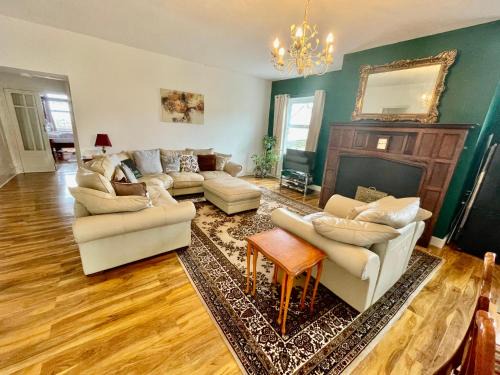 Spacious 3 bedroom garden apartment in Snowdonia National Park