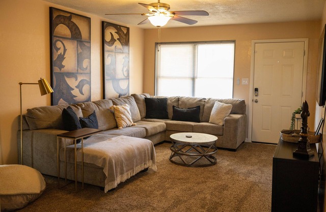 Cheerful 3- Bedroom Home with Spacious Backyard - Pet Friendly