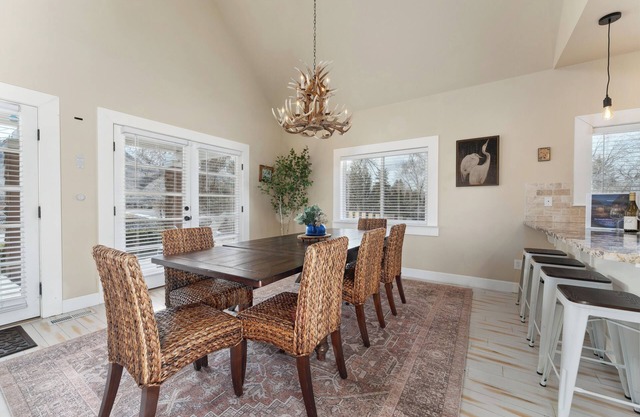 Spacious 3-bedroom house with fitness room, Theatre, WiFi in brilliant Chelan