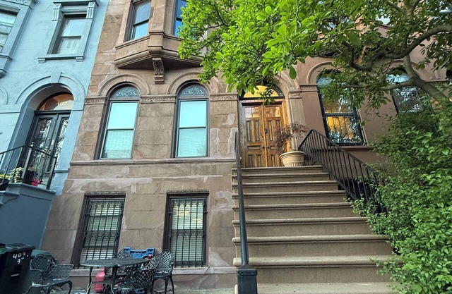 Spacious 3-bedroom townhome in Park Slope, Brooklyn