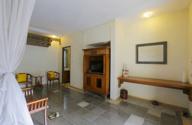 Amplia villa de 3 dormitorios cerca de Ubud con 2 piscinas y 2 cenadores
