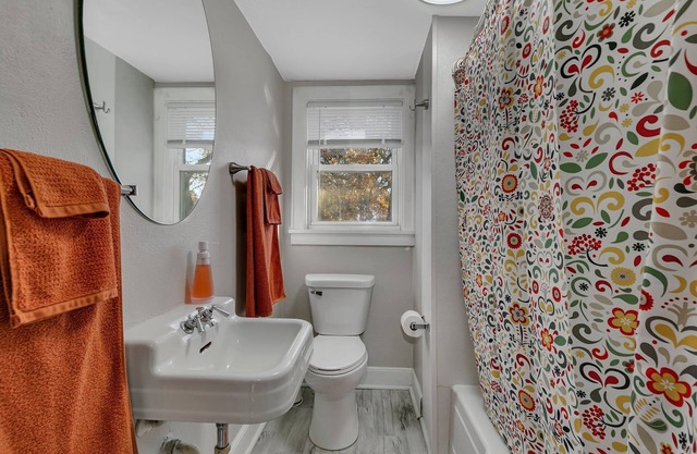 Spacious 3-bedroom with WiFi and AC in fabulous St. Cloud